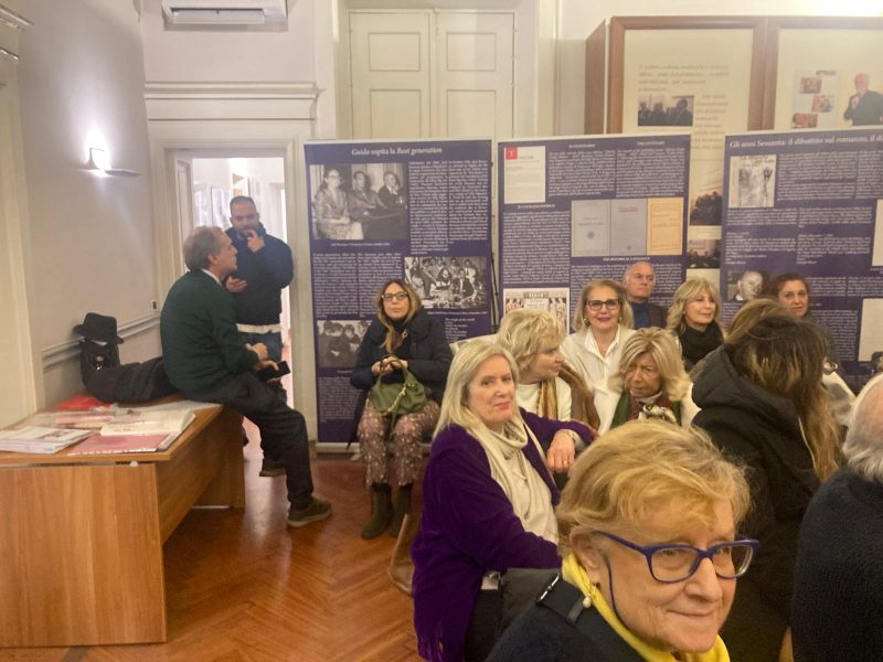 L'associazione ex alunni Liceo Umberto I visitano la Mostra Guida 100: L'archivio in mostra