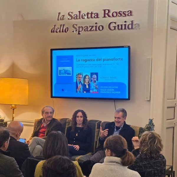 Foto evento la ragazza del pianoforte